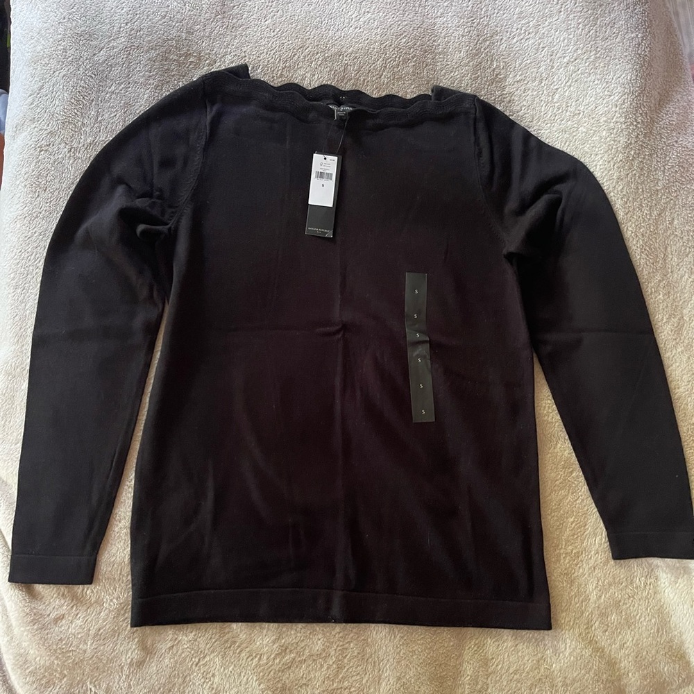 Banana Republic black scallop trim sweater